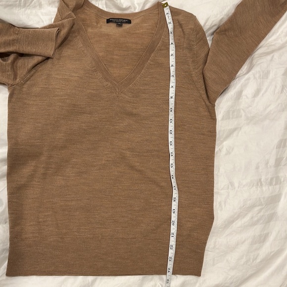 Banana Republic Long Sleeve Sweater V neck sweater 100% Merino wool size M - Picture 9 of 9